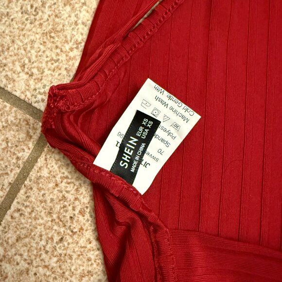 Shein Red V-Neck Crop Top - Picture 3 of 3